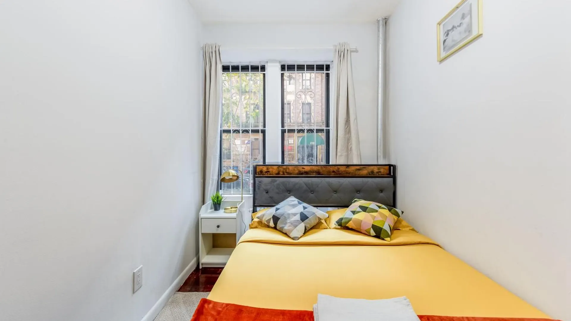 Charming 2-Bedroom Haven In Manhattan New York