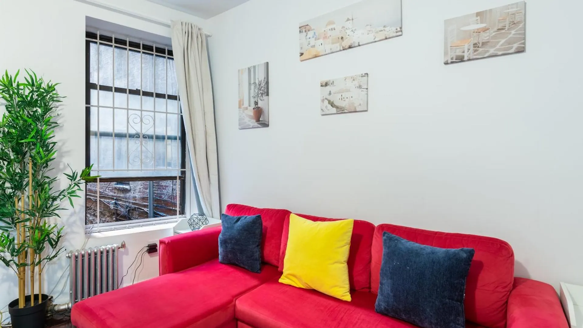 Charming 2-Bedroom Haven In Manhattan New York